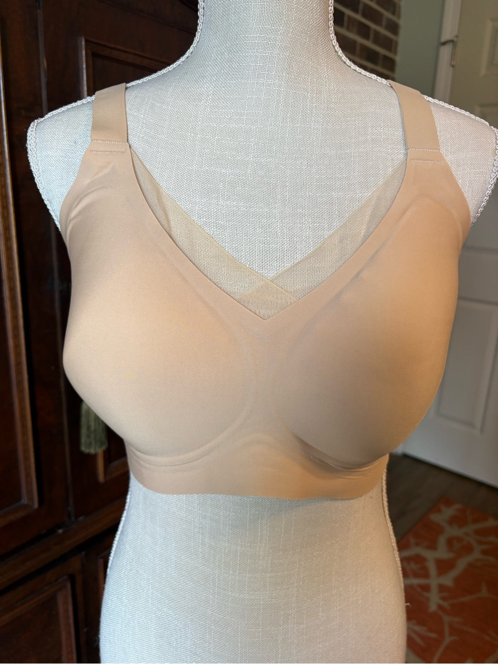 Wireless Nude Comfort Bra with Mesh V-Neck